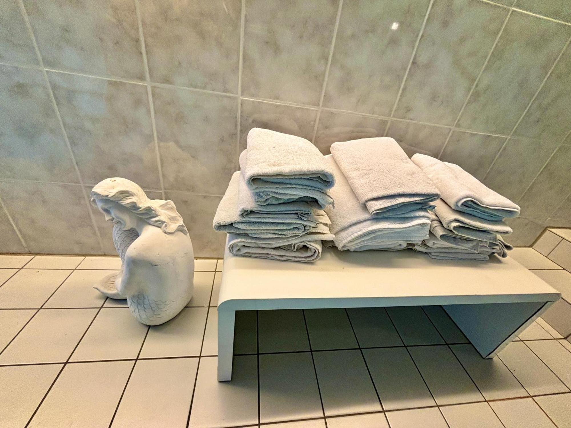 Magisches Doppelzimmer Mit Atemberaubender Wasserfall-Wand In 塞利根施塔特 外观 照片